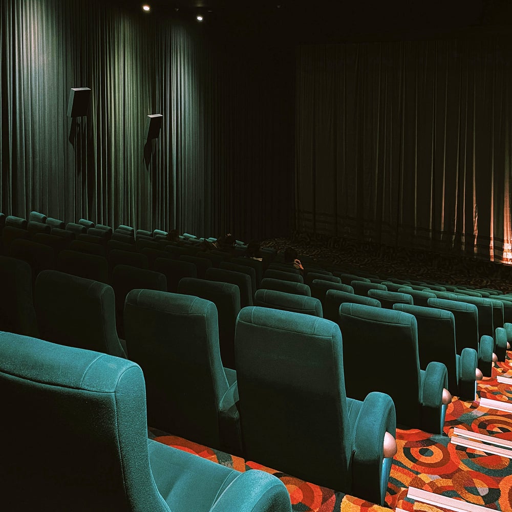 Cinéma thématique où l’expérience olfactive plonge les visiteurs au cœur de l’expérience du film.